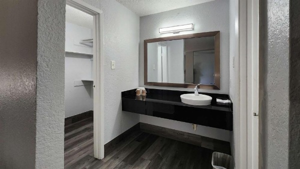 Motel 6 Houston, TX - Medical Center - NRG Stadium image 26